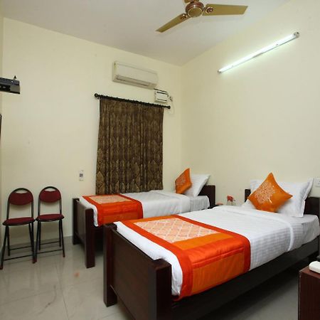 Hotel Oyo 10465 Koyambedu Chennai Extérieur photo