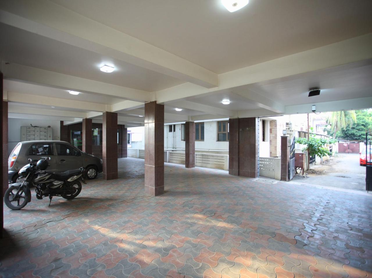 Hotel Oyo 10465 Koyambedu Chennai Extérieur photo