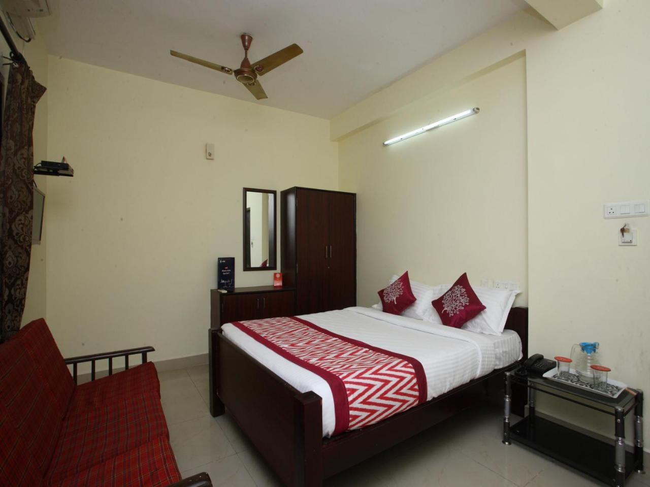 Hotel Oyo 10465 Koyambedu Chennai Extérieur photo